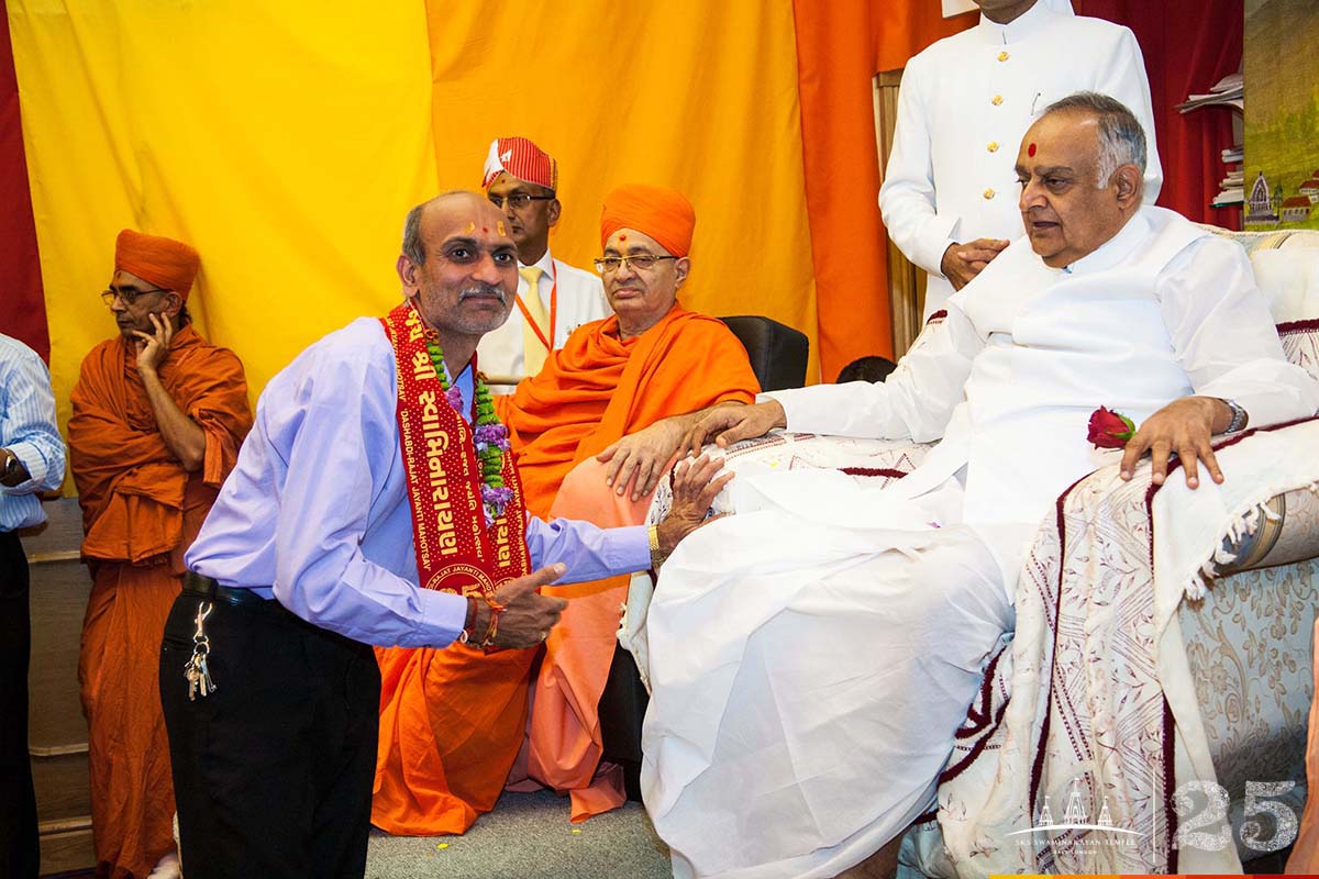 ©1987-2017 SKS Swaminarayan Temple East London
